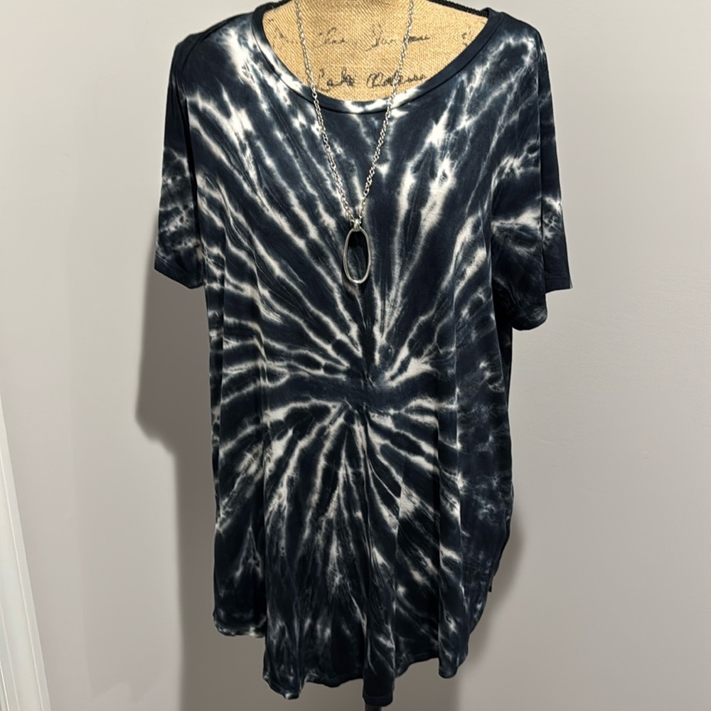 NWOT Zenana Tye Dye Shirt